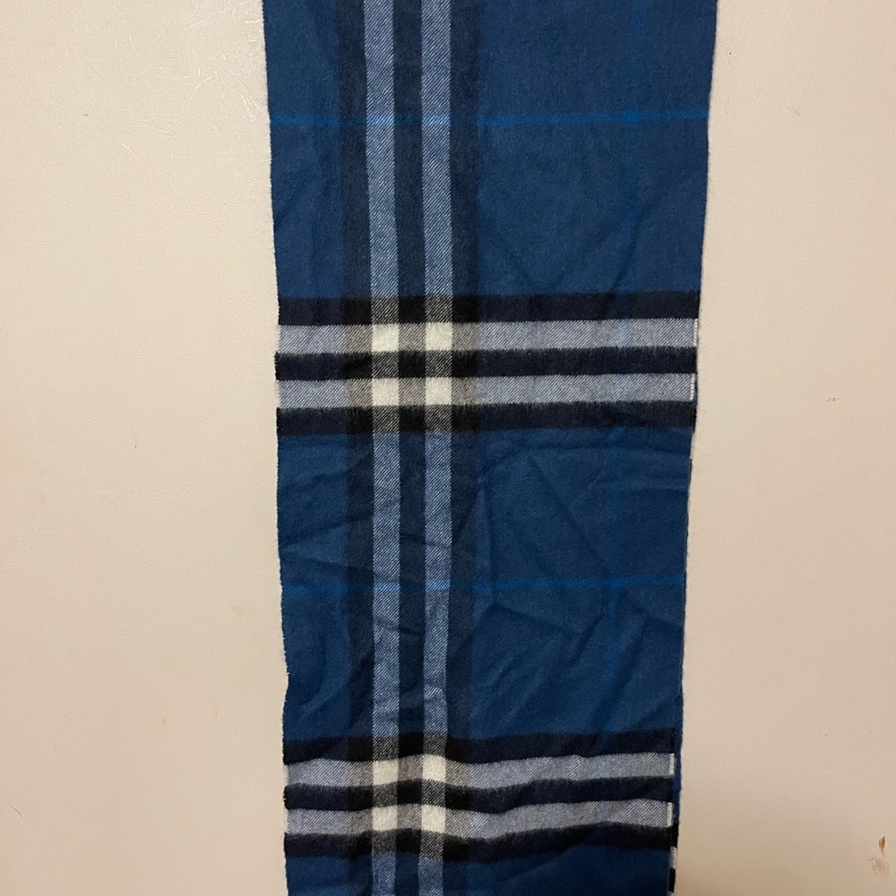 "BURBERRY Cashmere Giant
Check Fringe Scarf Cadet Blue